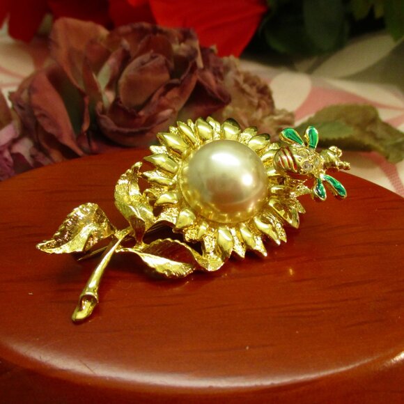 VINTAGE Flower Bee TREMBLER Brooch ~Flower Insect Rhinestone PearlJiggler Brooch - Picture 9 of 15
